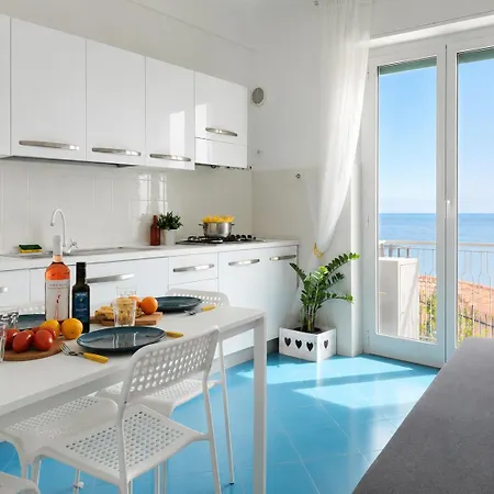 Vista Mare, Netflix & Ac - Smeraldo Apartment *